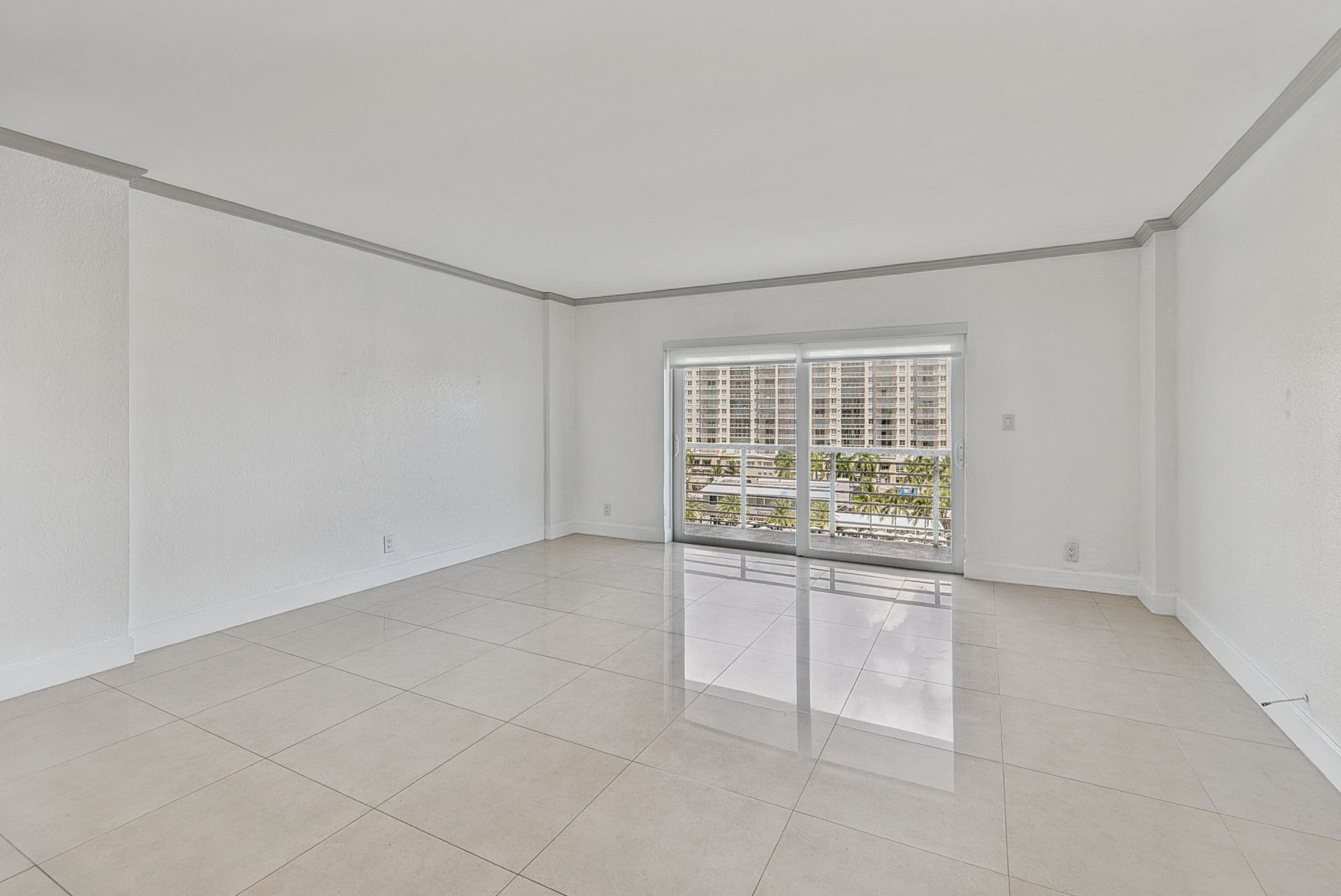 2900 NE 30th Street, Unit 9i, Fort Lauderdale, FL 33306 Photo