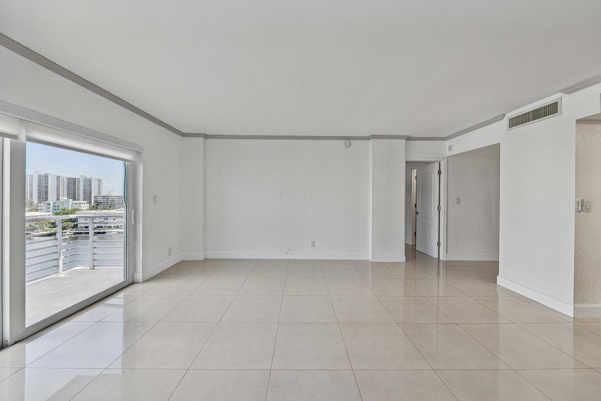 2900 NE 30th Street, Unit 9i, Fort Lauderdale, FL 33306 Photo