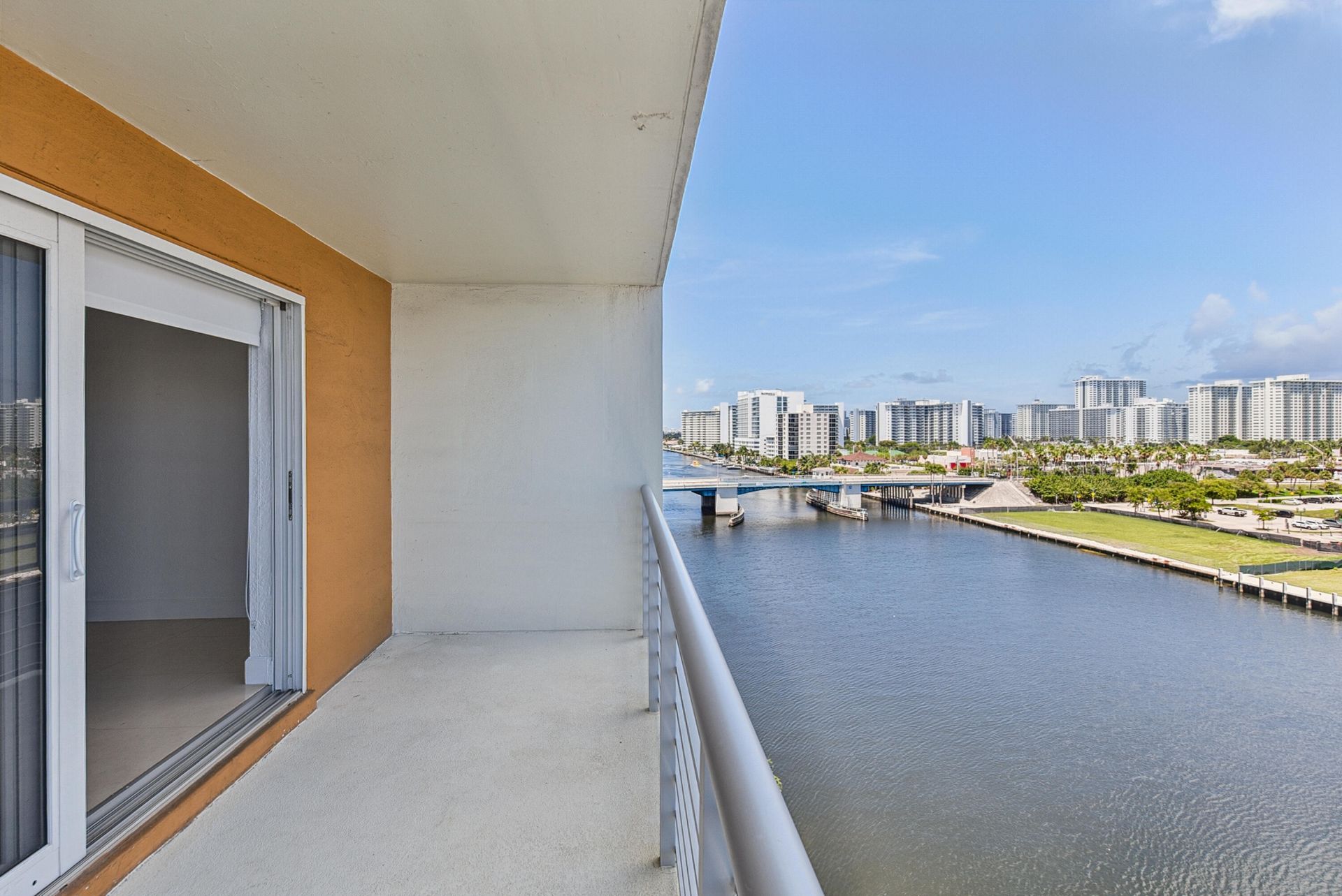 2900 NE 30th Street, Unit 9i, Fort Lauderdale, FL 33306 Photo