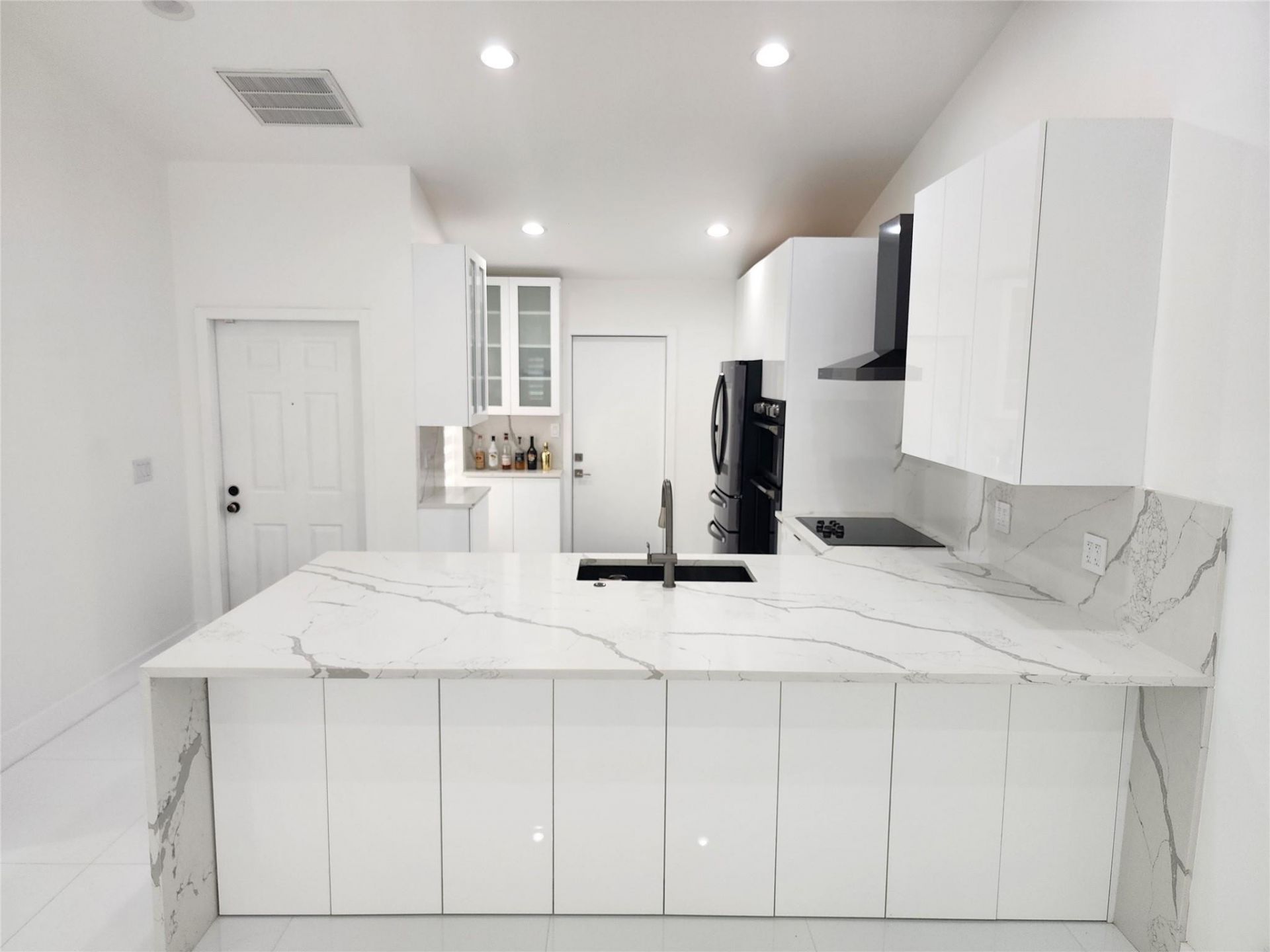 9020 NW 60th Street, Tamarac, FL 33321 Photo