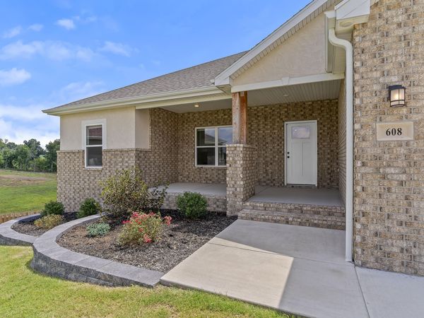 608 N Baywood Drive , Nixa, MO 65714