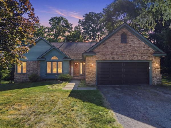 5220 Huron Hills Drive, Commerce Twp, MI 48382