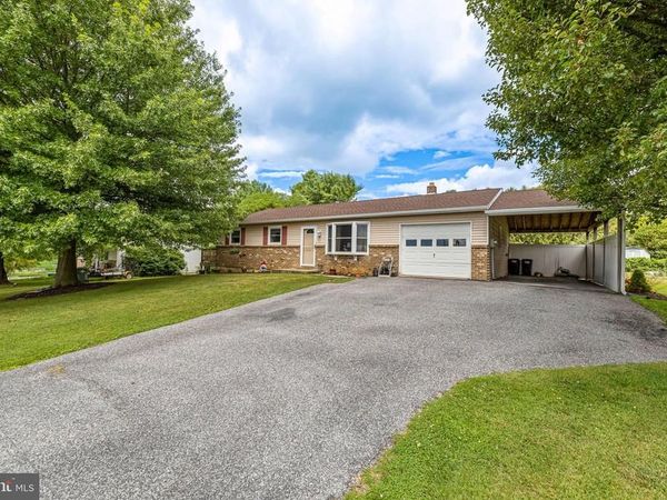 934 DALLAS DRIVE, YORK, PA 17406