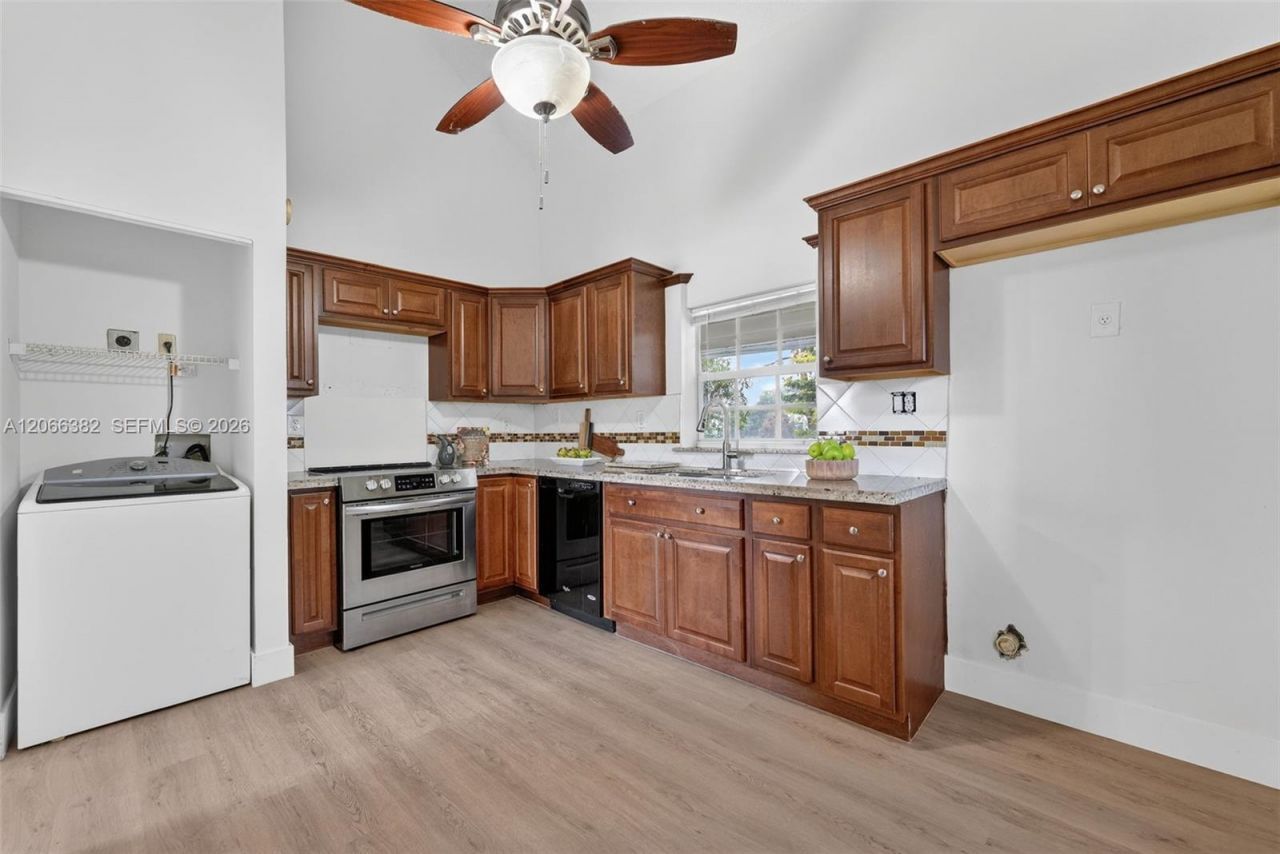 2710 Azalea Ave, Miramar, FL 33025 Photo