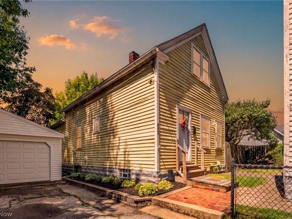 852 Starkweather, Cleveland, OH 44113