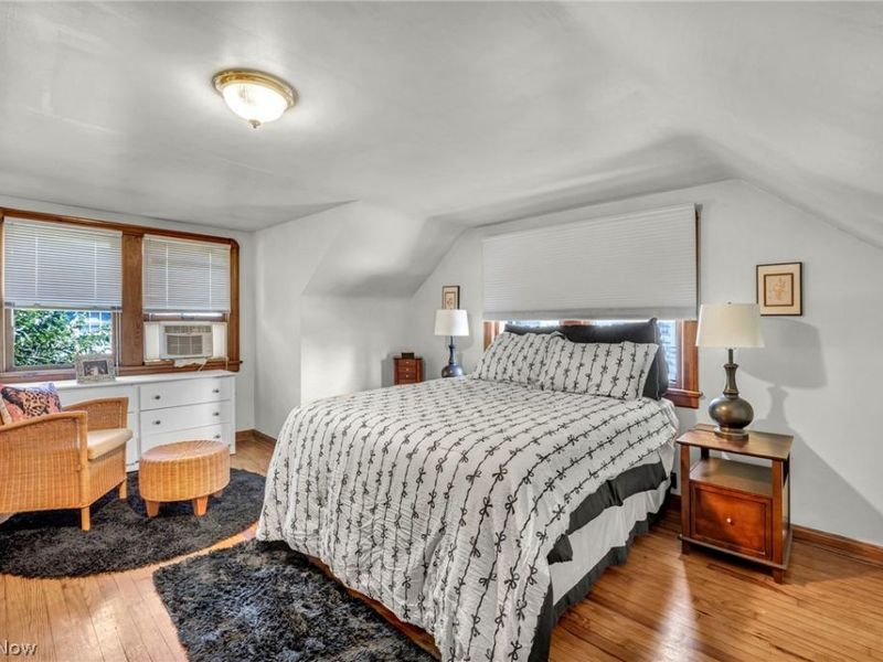 852 Starkweather, Cleveland, OH 44113 Photo 14