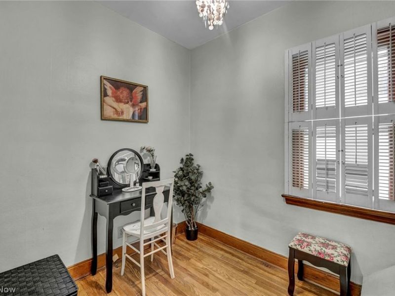 852 Starkweather, Cleveland, OH 44113 Photo 15