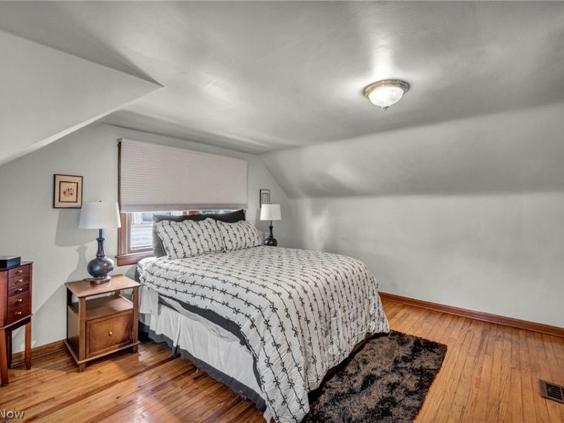 852 Starkweather, Cleveland, OH 44113 Photo 19