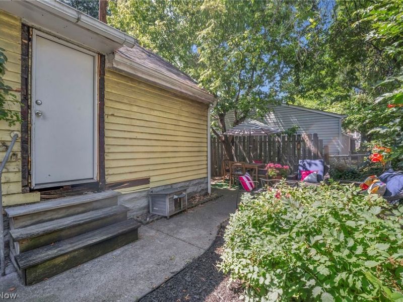 852 Starkweather, Cleveland, OH 44113 Photo 28