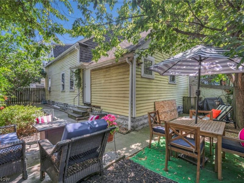 852 Starkweather, Cleveland, OH 44113 Photo 29