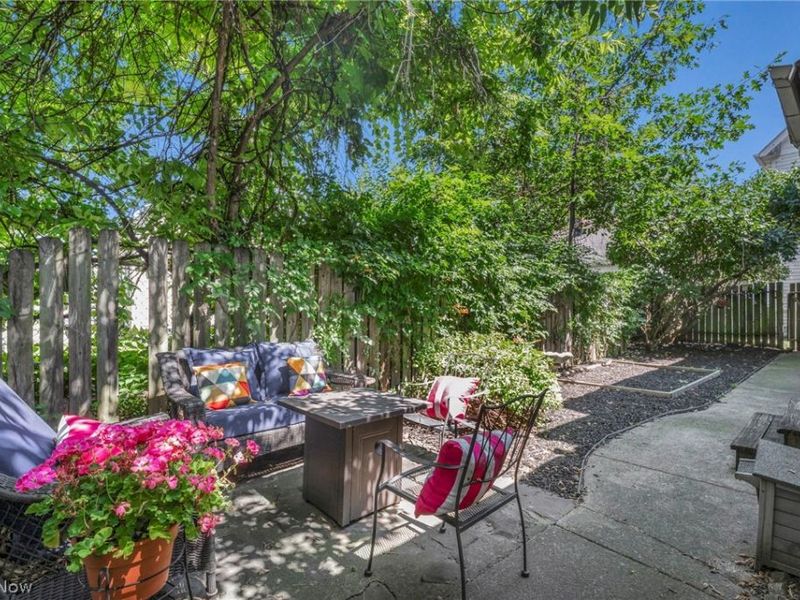 852 Starkweather, Cleveland, OH 44113 Photo 31
