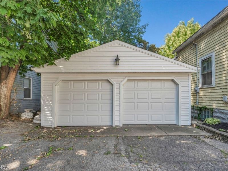 852 Starkweather, Cleveland, OH 44113 Photo 33