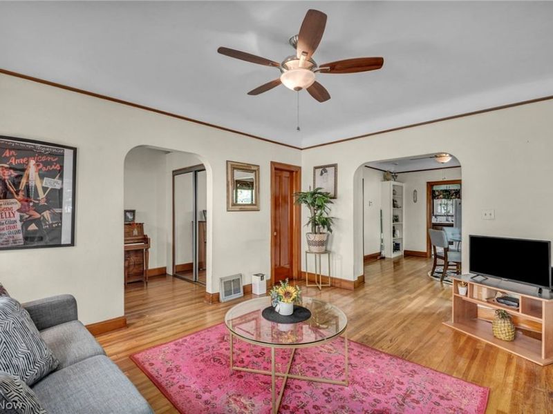 852 Starkweather, Cleveland, OH 44113 Photo 5