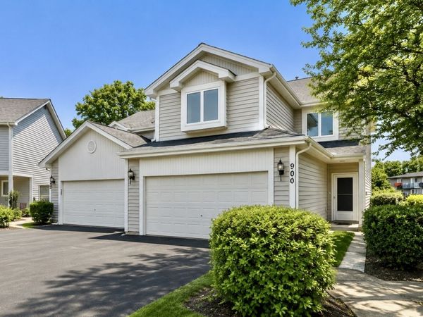 900 Ashley Court , Westmont, IL 60559