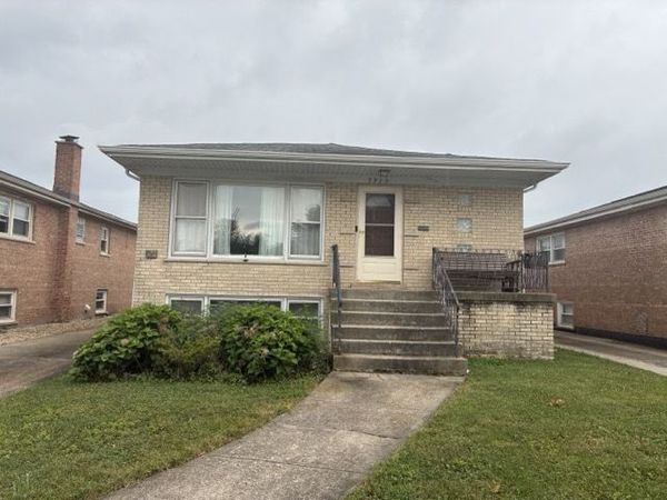 5913 W 89th Street , Oak Lawn, IL 60453