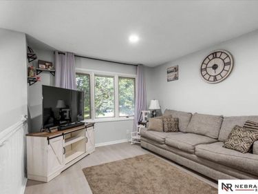 5615 Hallcliffe Court, Lincoln, NE 68516
