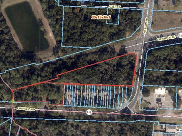6013 Hilburn Rd, Pensacola, FL 32504