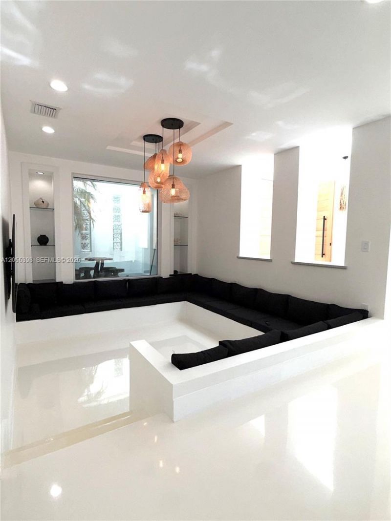 16203 NW 82nd Pl, Miami Lakes, FL 33016 Photo