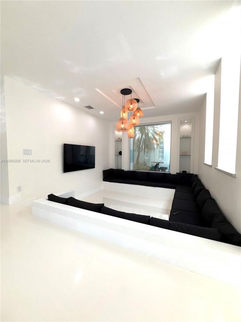 16203 NW 82nd Pl, Miami Lakes, FL 33016 Photo