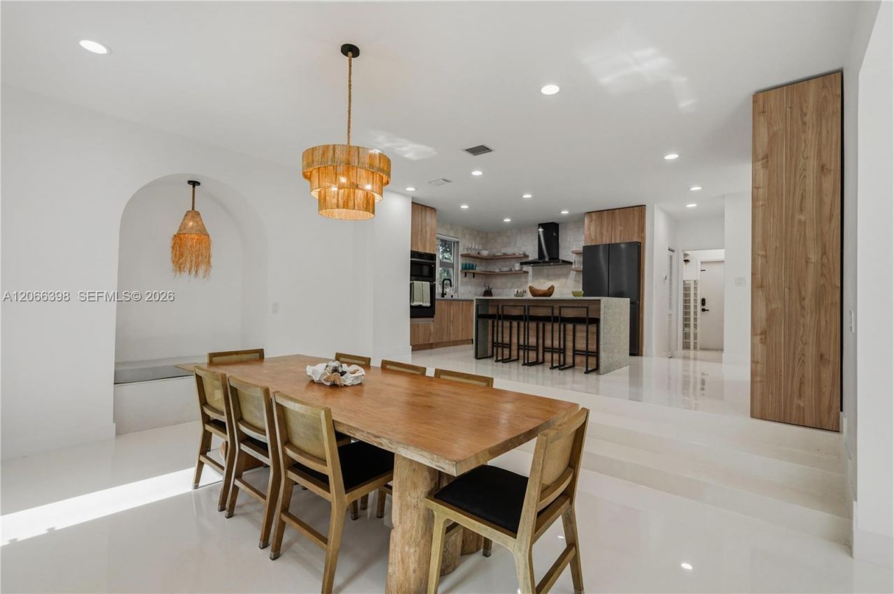 16203 NW 82nd Pl, Miami Lakes, FL 33016 Photo