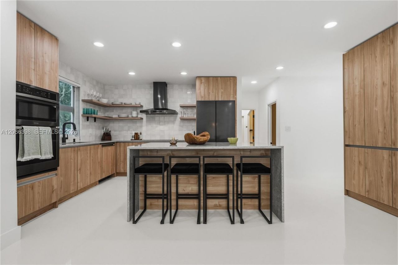 16203 NW 82nd Pl, Miami Lakes, FL 33016 Photo