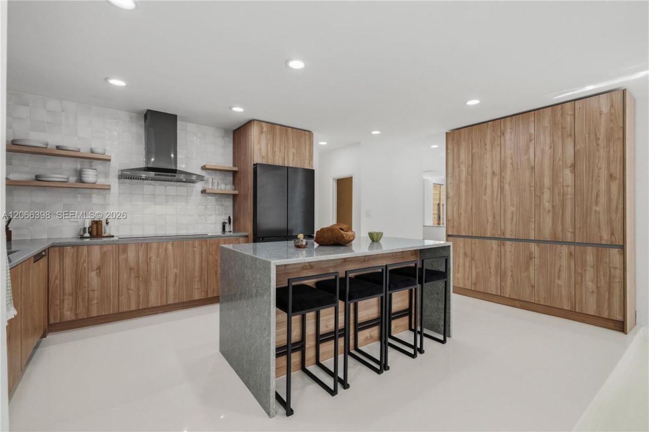 16203 NW 82nd Pl, Miami Lakes, FL 33016 Photo