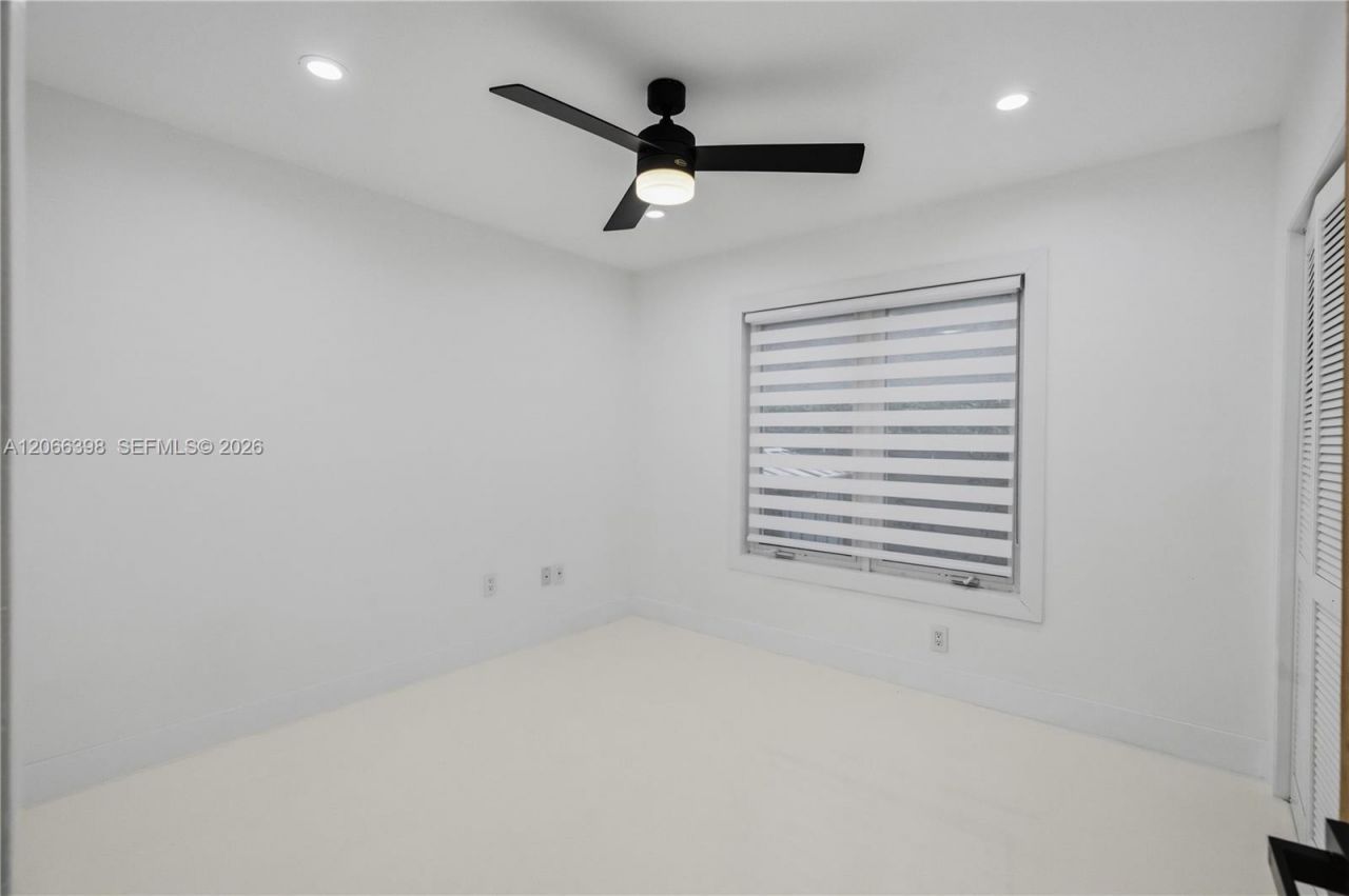 16203 NW 82nd Pl, Miami Lakes, FL 33016 Photo