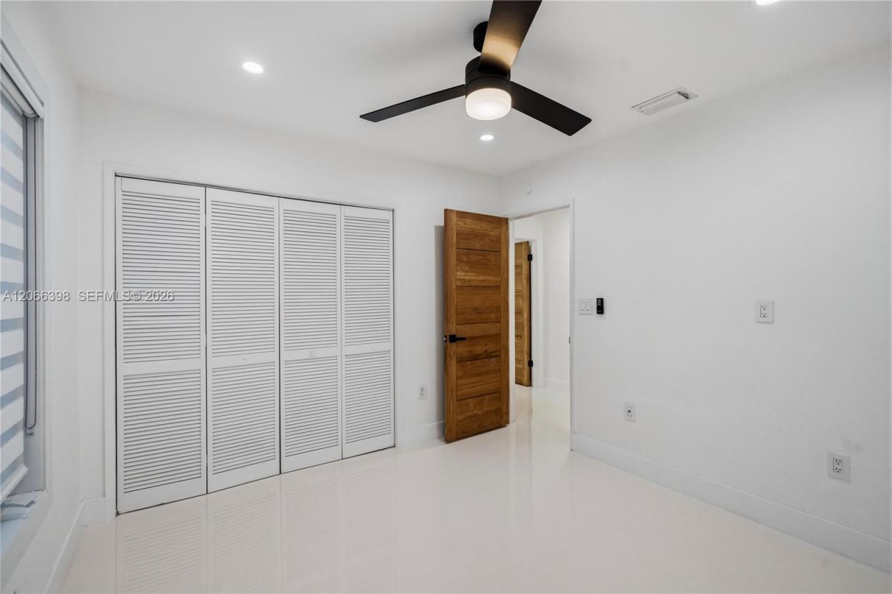 16203 NW 82nd Pl, Miami Lakes, FL 33016 Photo