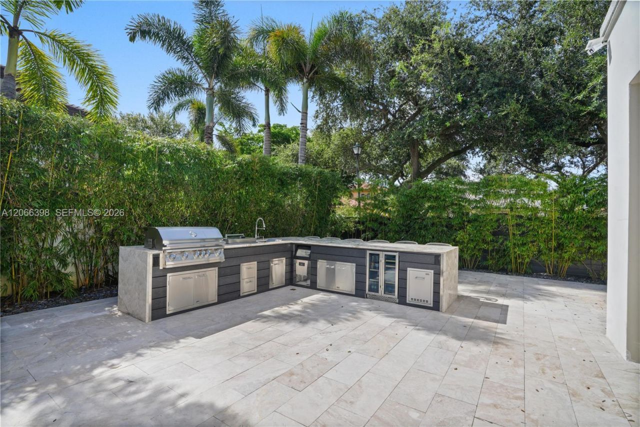 16203 NW 82nd Pl, Miami Lakes, FL 33016 Photo