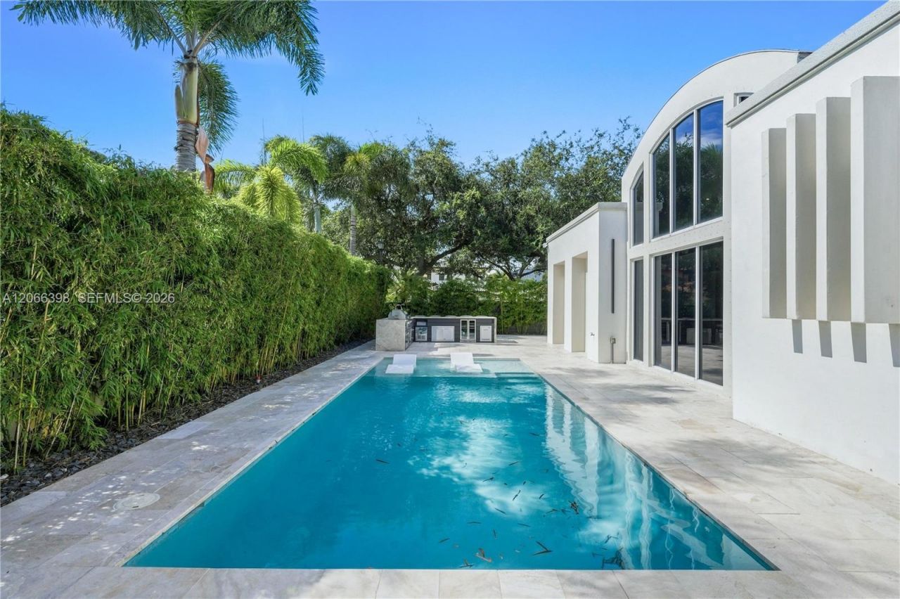 16203 NW 82nd Pl, Miami Lakes, FL 33016 Photo