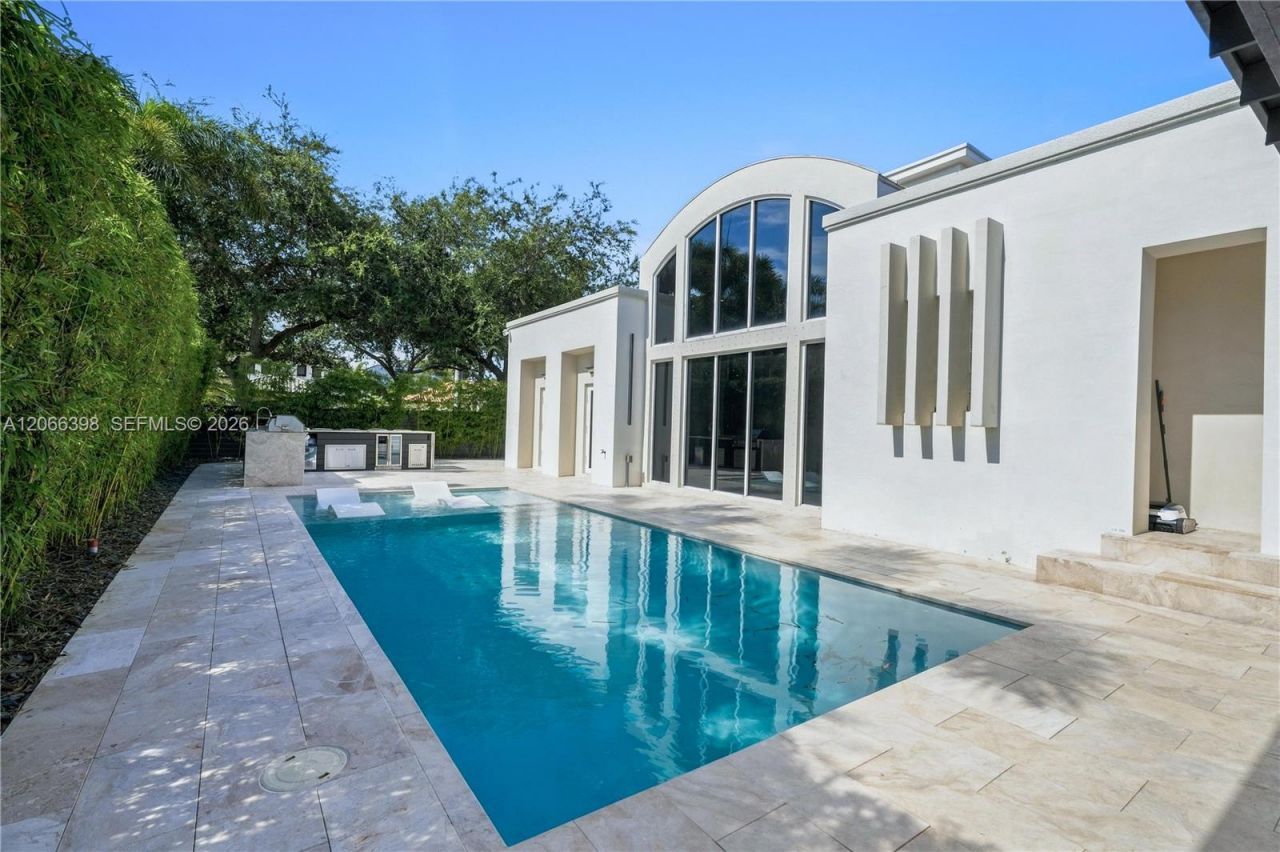 16203 NW 82nd Pl, Miami Lakes, FL 33016 Photo