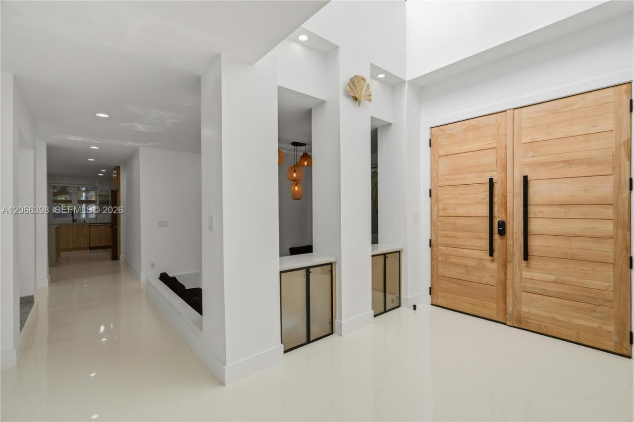 16203 NW 82nd Pl, Miami Lakes, FL 33016 Photo