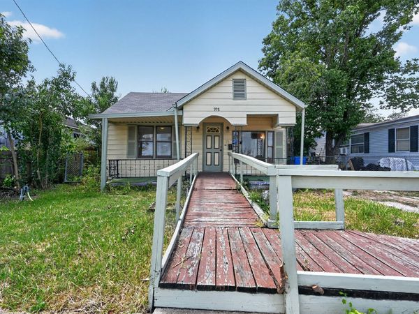 708 Booth ST, Taylor, TX 76574