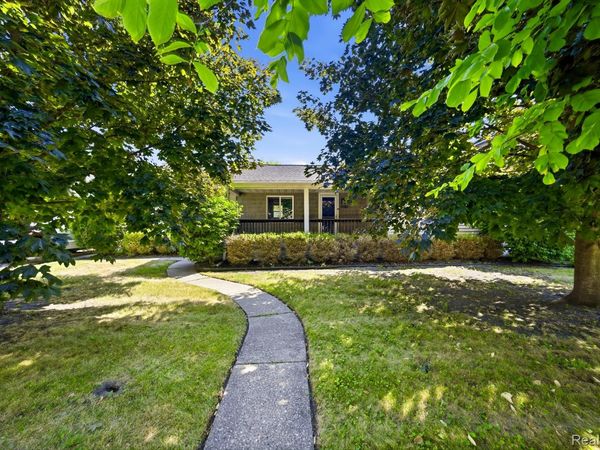 1920 E Saratoga Street , Ferndale, Mi 48220