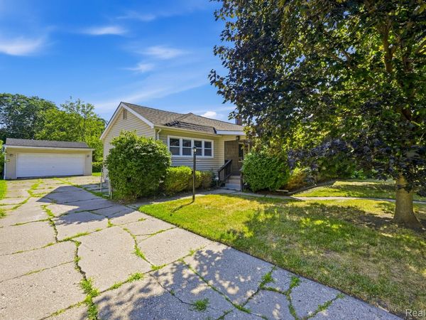 1920 E Saratoga Street , Ferndale, Mi 48220