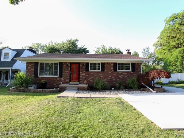 9162 Whitall Lane, Grosse Ile Township, Mi 48138