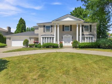 60 Stillmeadow Lane, Grosse Pointe, Mi 48236