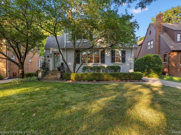 788 Rivard Boulevard, Grosse Pointe, Mi 48230