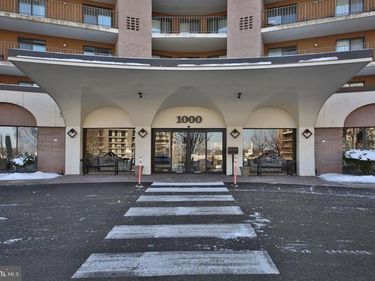 10512 VALLEY FORGE CIR, Unit 512, KING OF PRUSSIA, PA 19406