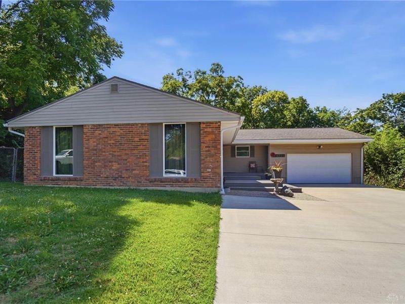 6001 Cindy Drive, West Carrollton, OH 45449 Photo 2