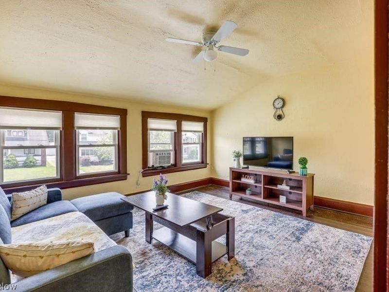 440 Ferndale Avenue, Youngstown, OH 44511 Photo 3
