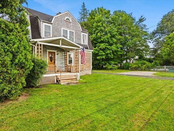 544 Main Street, Acushnet, MA 02743