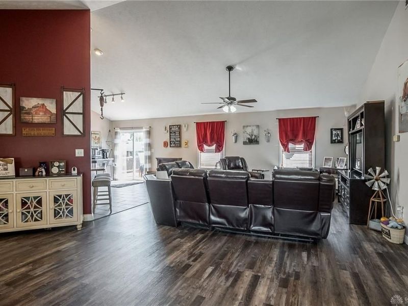 165 Hampton Place, Troy, OH 45373 Photo 6