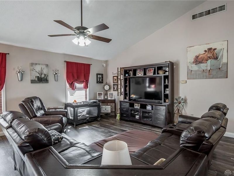 165 Hampton Place, Troy, OH 45373 Photo 9