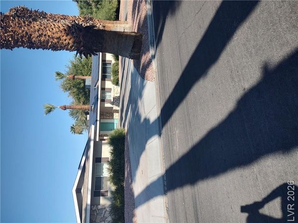 325 Park Way West, Las Vegas, NV 89106