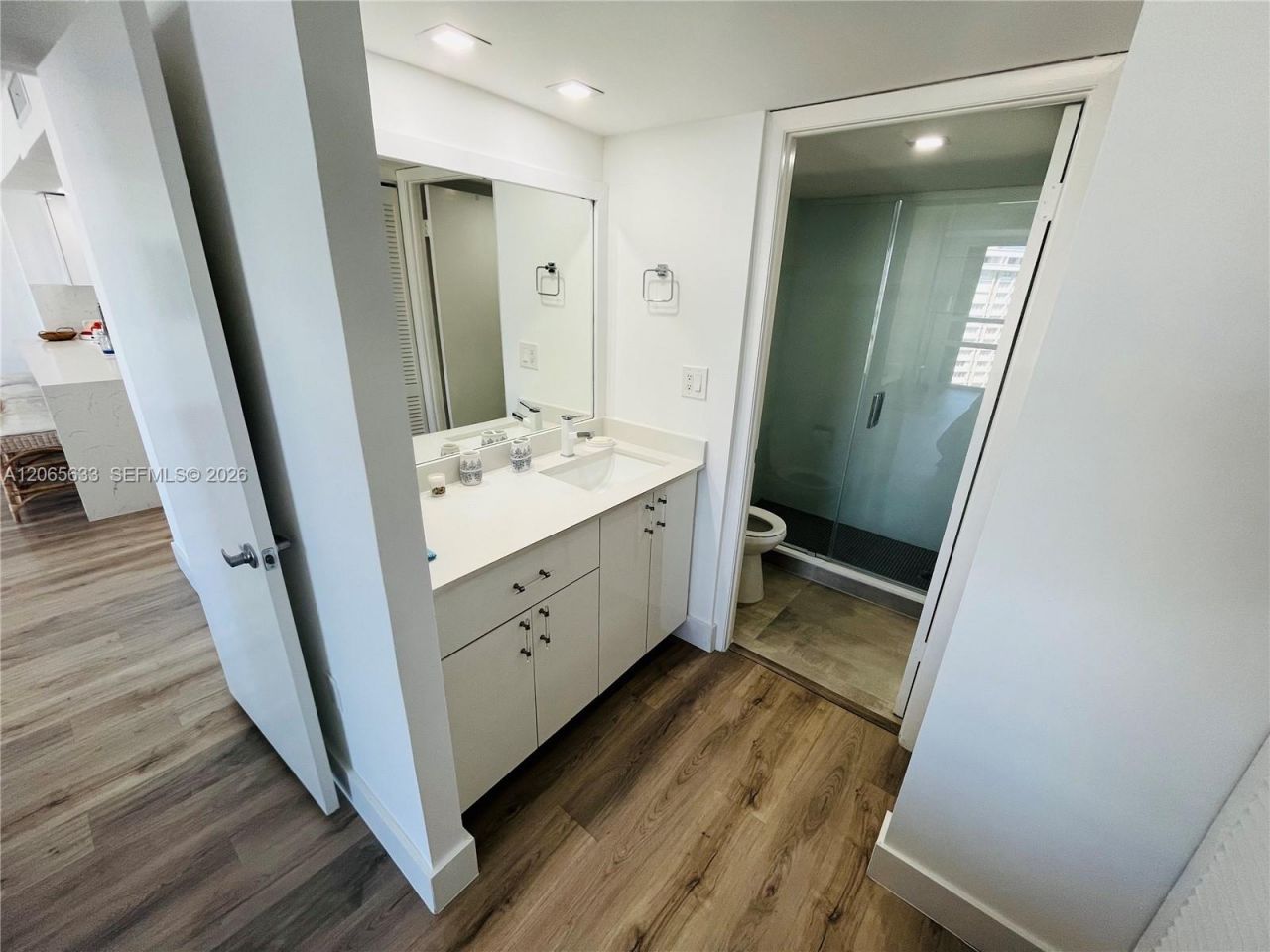 1450 Brickell Bay Dr , Unit 1414, Miami, FL 33131 Photo