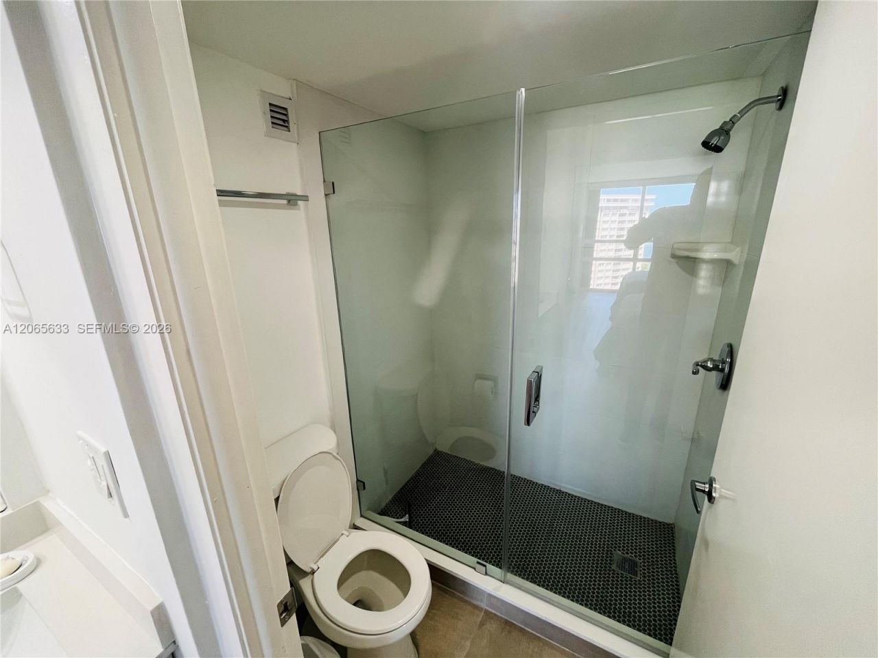 1450 Brickell Bay Dr , Unit 1414, Miami, FL 33131 Photo
