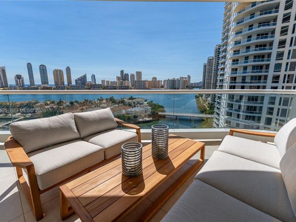 7000 Island Blvd , Unit 1402, Aventura, FL 33160