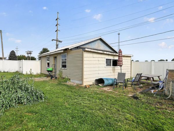 119 W Maple Street, Flora, IN 46929