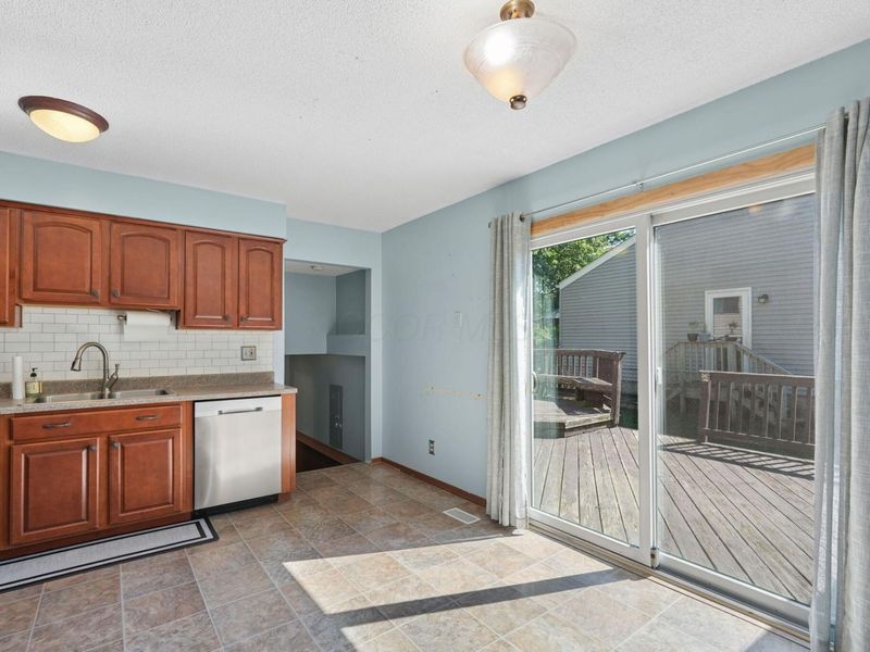 1740 Ringfield Drive, Galloway, OH 43119 Photo 10